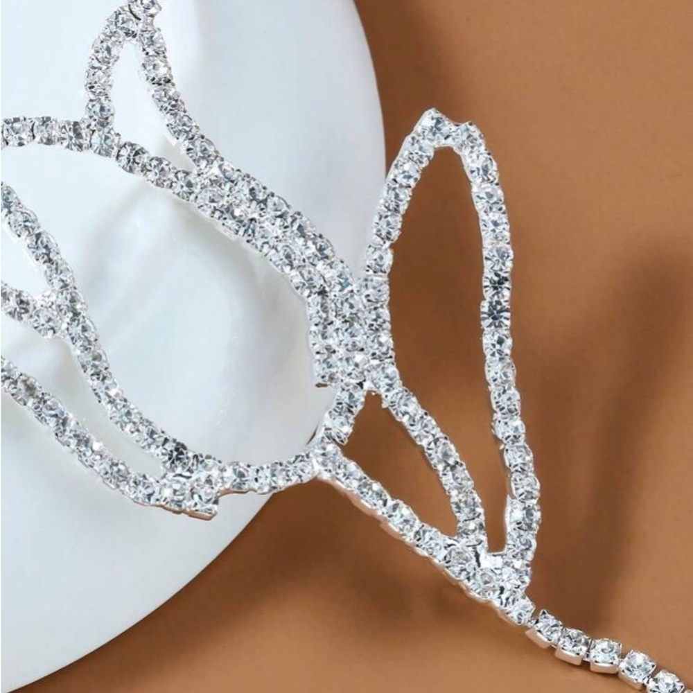 Beautiful Rhinestone Tulip Earrings - Picture 3 of 4